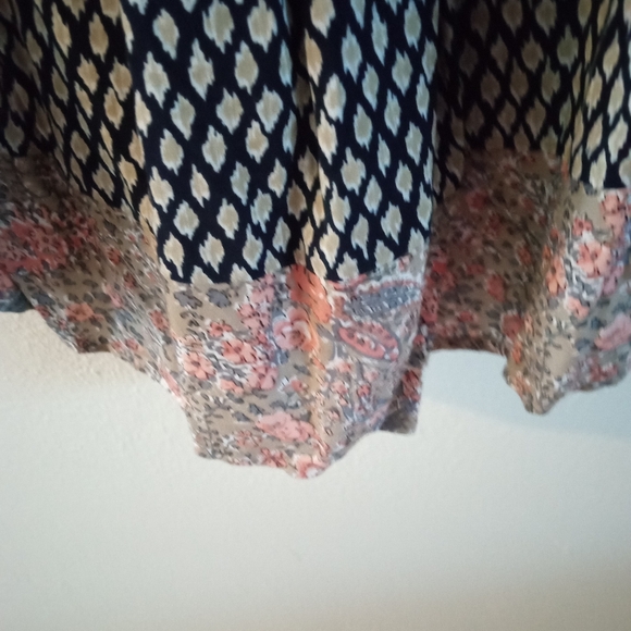 🆕 Vanessa Virginia Anthropologie Savanne Smocked Off ShoulderTop Black | L NWT - Picture 5 of 7